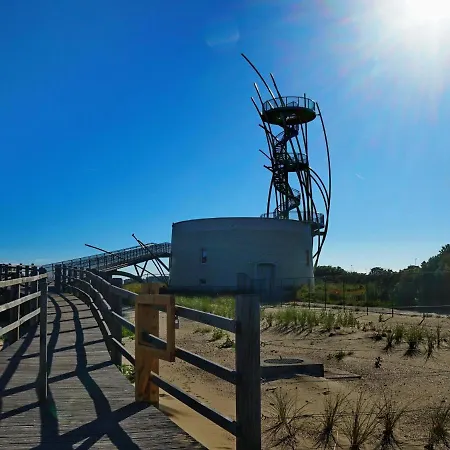 Charming With Cozy Terrace Apartamento