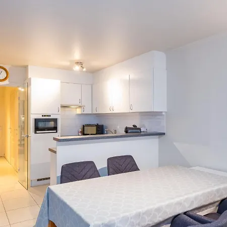 Apartamento Charming With Cozy Terrace *